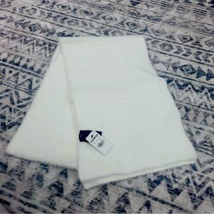 BNWT White fuzzy scarf from Express